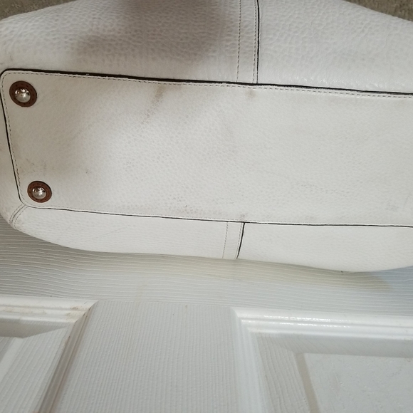 Coach Large Soho Off White Pebble Leather Tote Bag Handbag F13109. - Picture 9 of 13